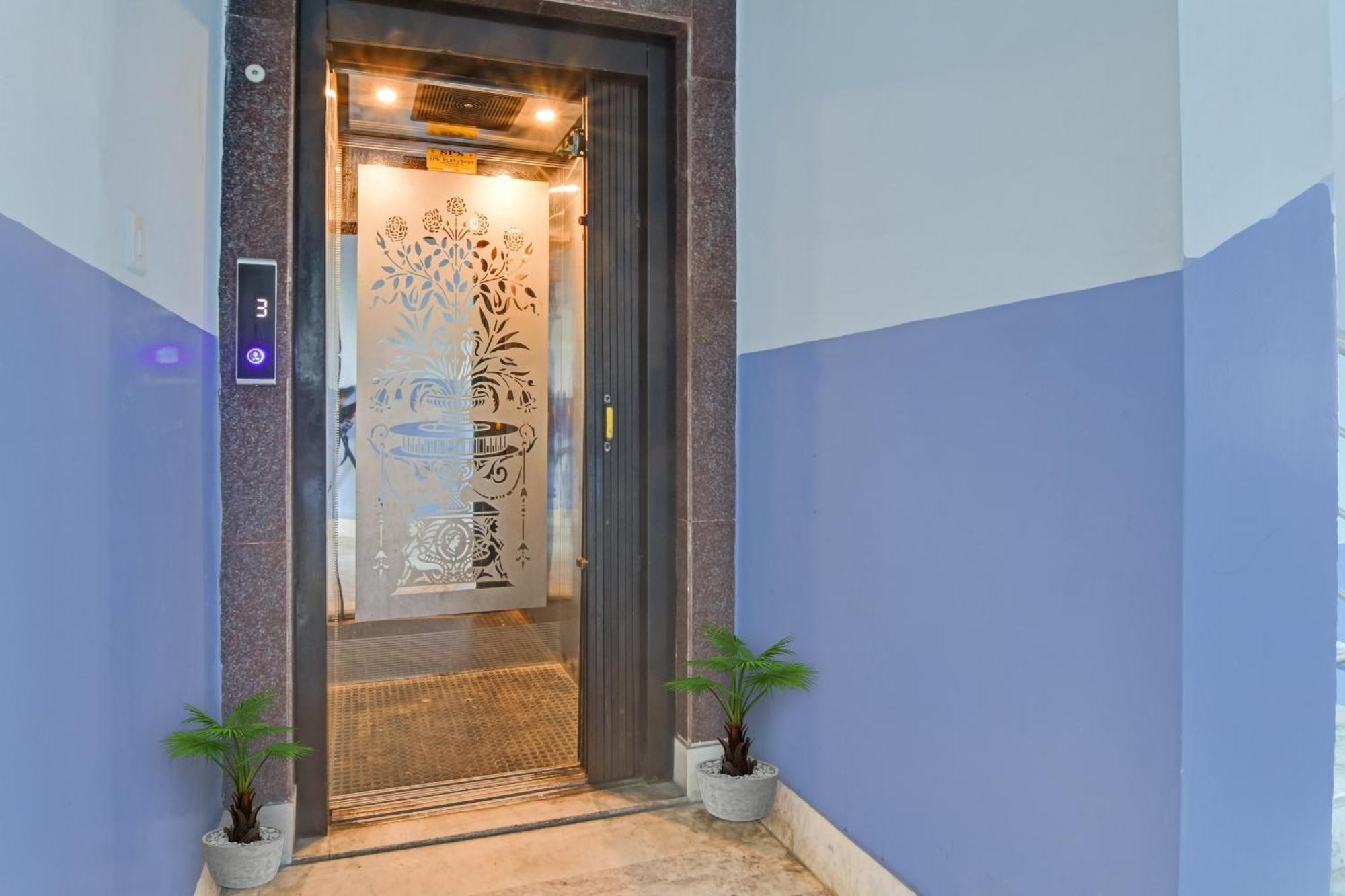 Hotel O Royal Residency Kolkata Exterior photo